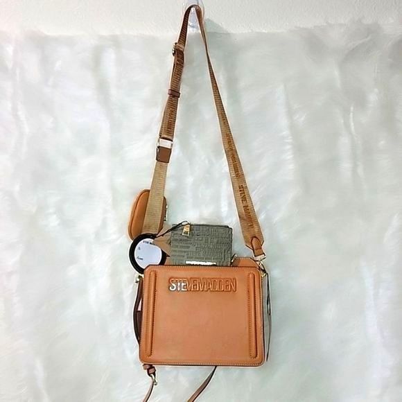 Steve Madden Handbags - STEVE MADDEN TIK TOK BUTTERSCOTCH BEVELYN